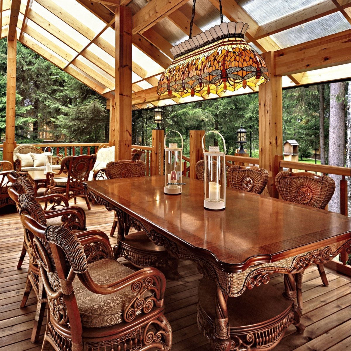 Стол на террасу деревянный