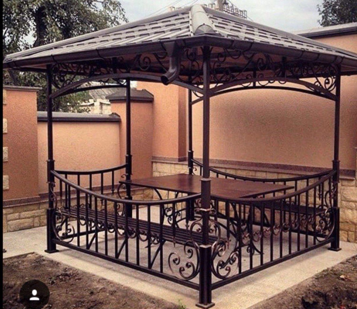 Прямоугольная беседка из металла