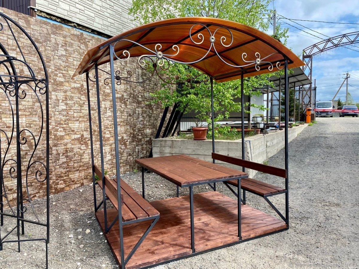 Квадратная беседка из металла