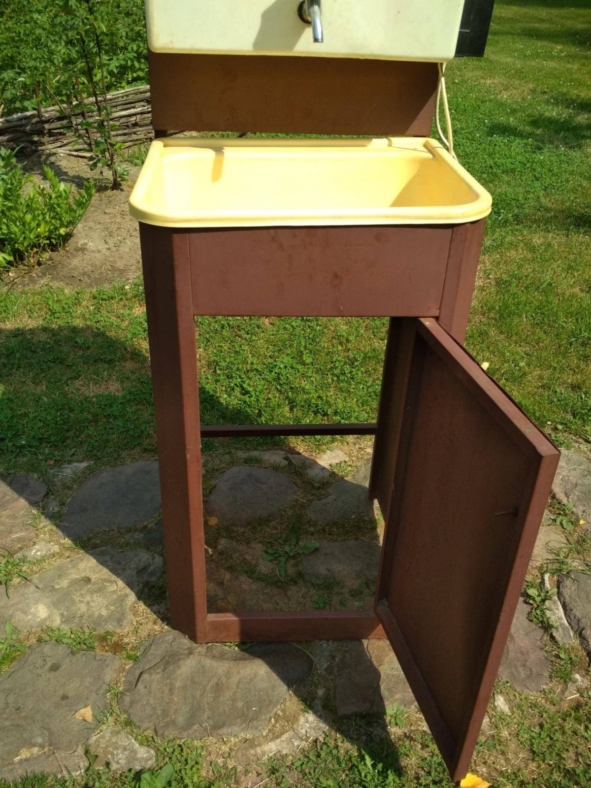 Умывальник дачный