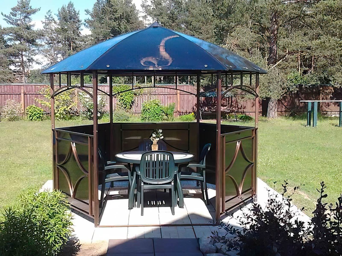 Круглая беседка из металла