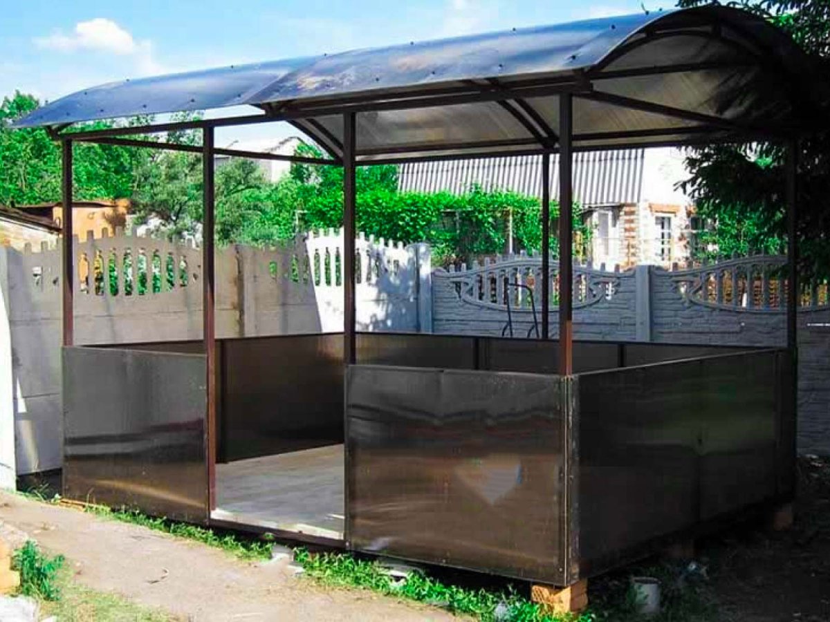 Беседка для дачи из поликарбоната