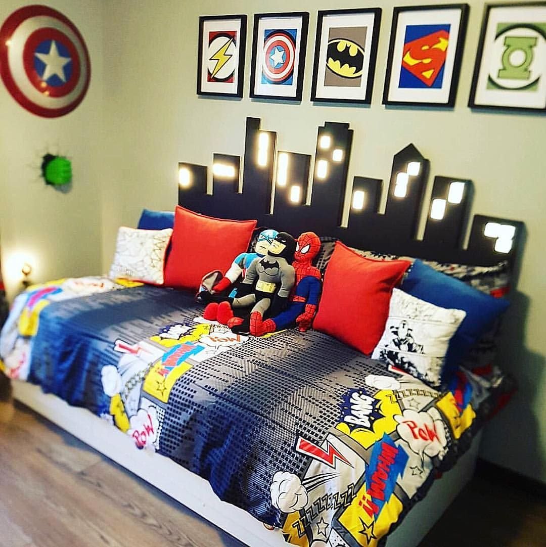 Детская спальня с супергероями