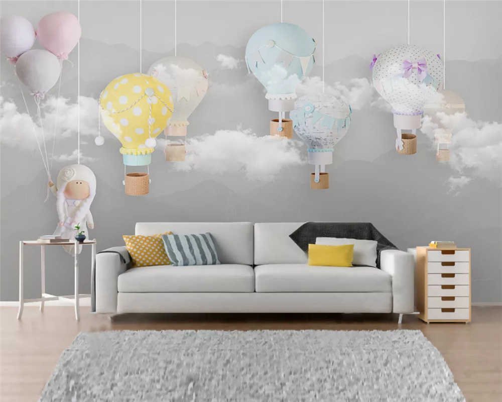 Воздушные шары на стене в детской