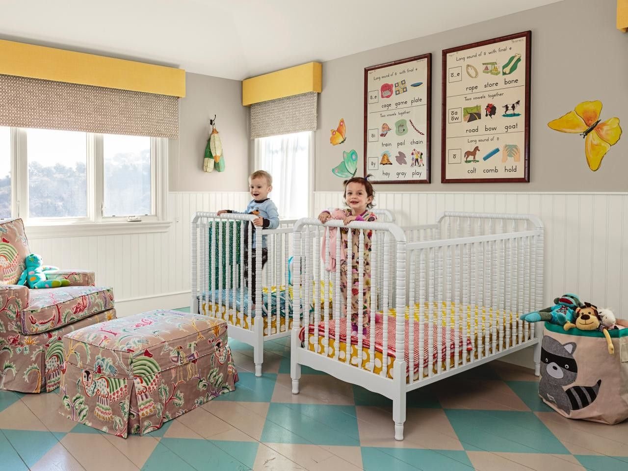 Особенности оформления дизайна детской комнаты для двойни