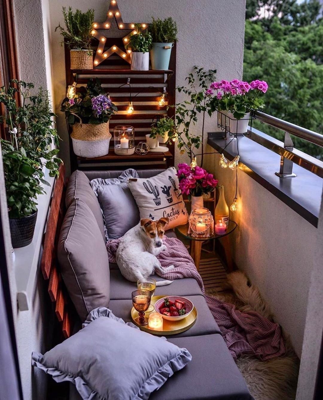 Уютное место на балконе