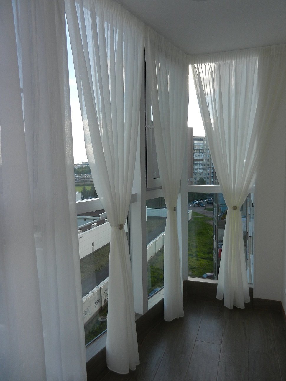жалюзи на панорамный балкон фото