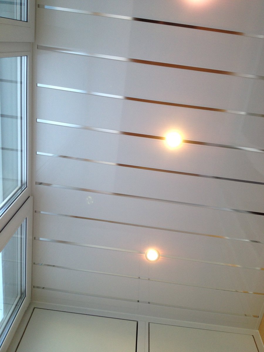 Реечные потолки для балкона фото
