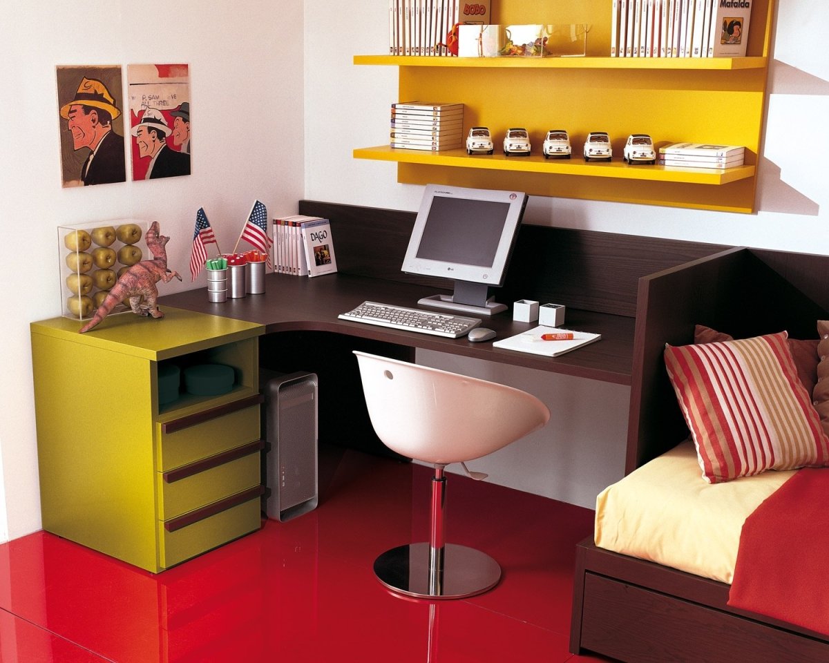 Детский угловой стол