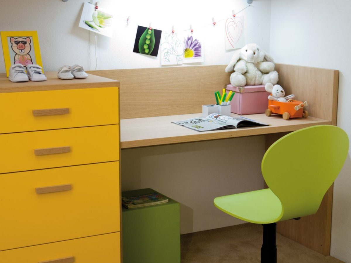 Письменный стол для двоих детей