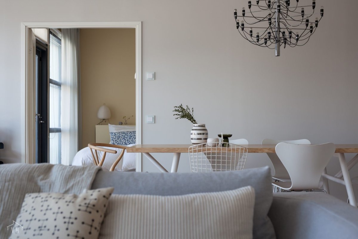 Комната подростка с камином