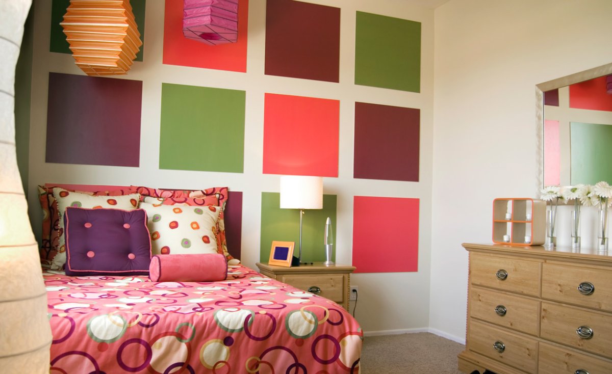 Розовая вагонка в интерьере