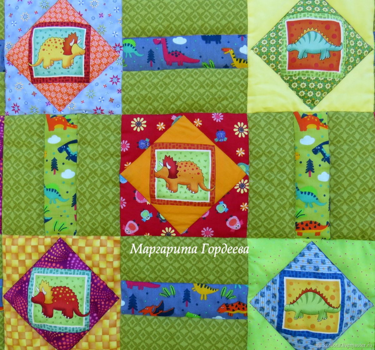 Одеяла подушки пледы покрывала