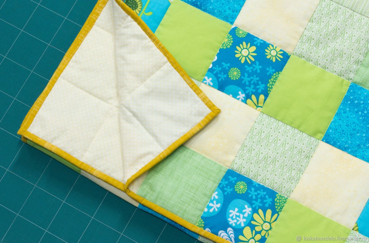 Лоскутное одеяло в нежных тонах