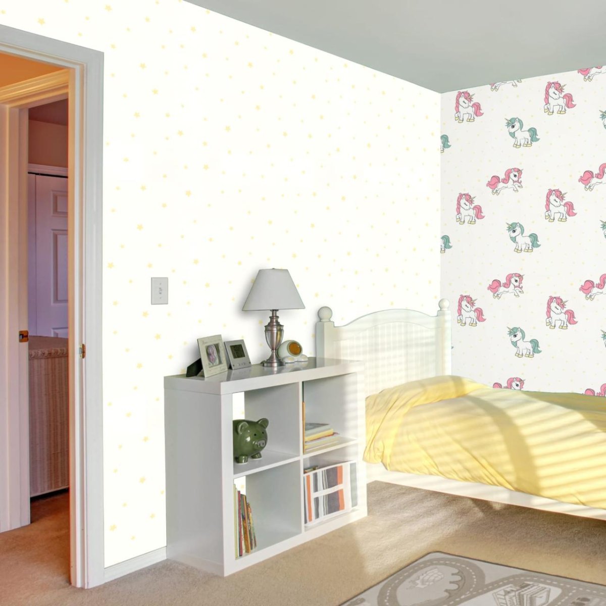 Детская с комбинированными обоями