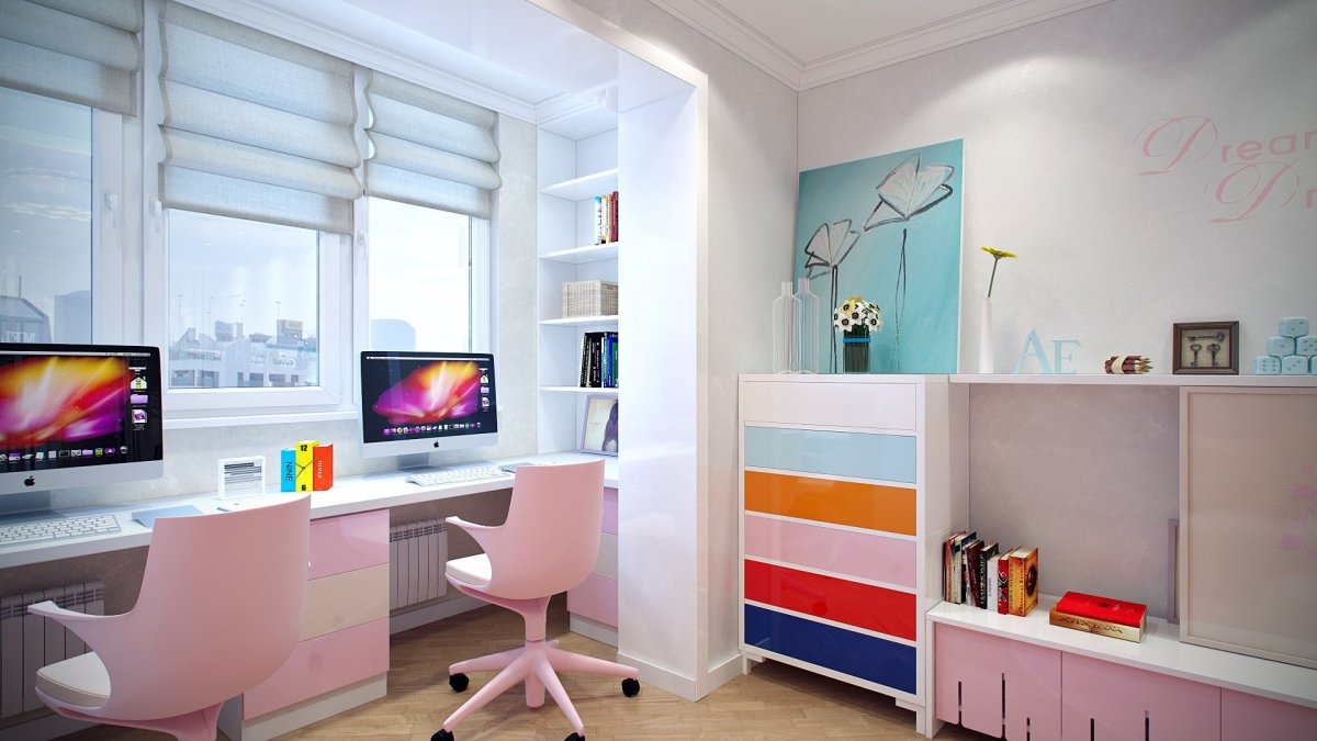 Рабочая зона у окна в детской