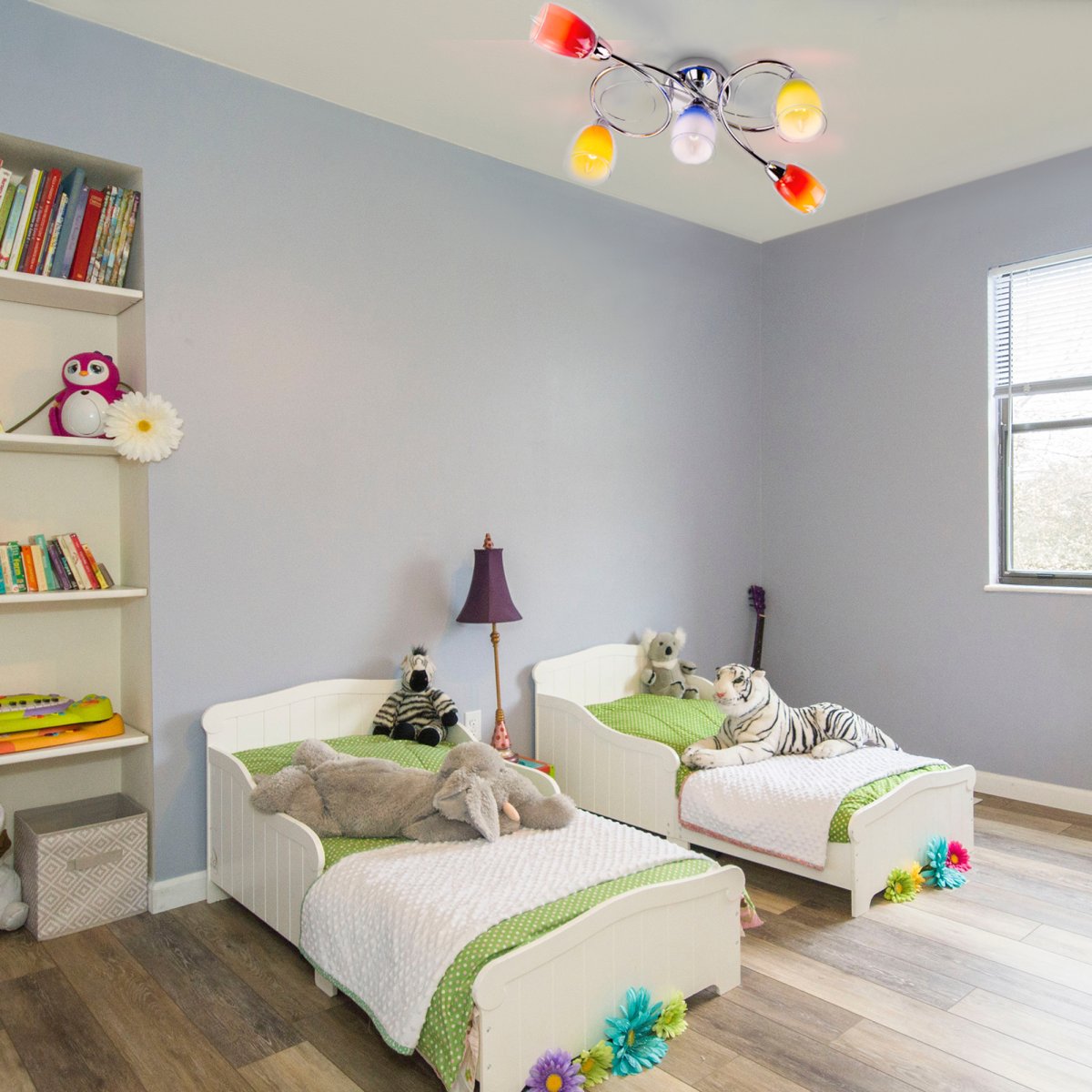 Люстры в интерьере детской комнаты