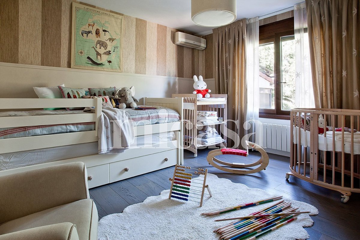 Стильная спальня для двух девочек