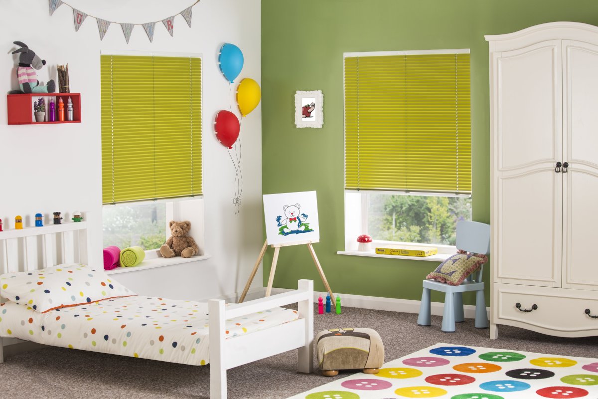 Вертикальные жалюзи в детскую комнату