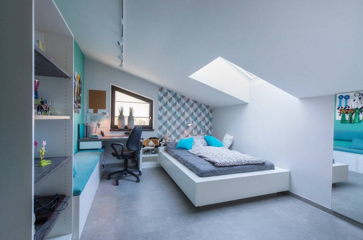 Комната на мансарде для подростка