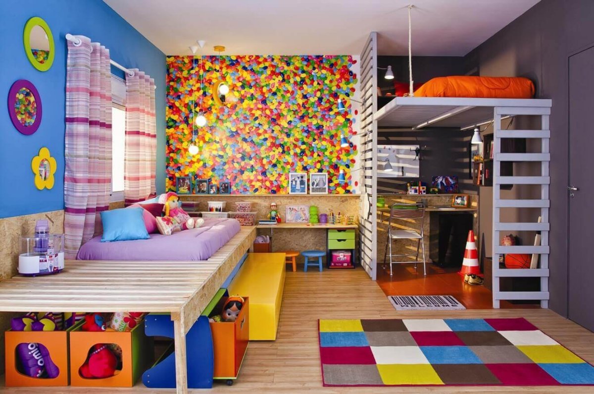 Детская с подиумом и выдвижными кроватями