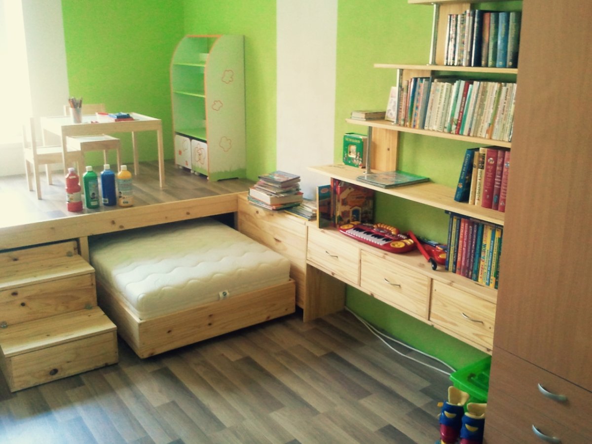 Детские комнаты с подиумом