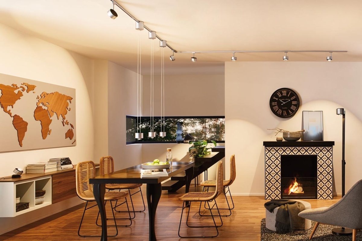 Трековый светильник в зал