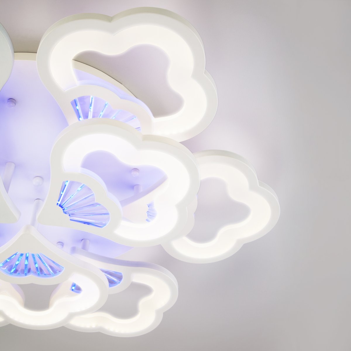 Люстра Eurosvet 90141/9 белый