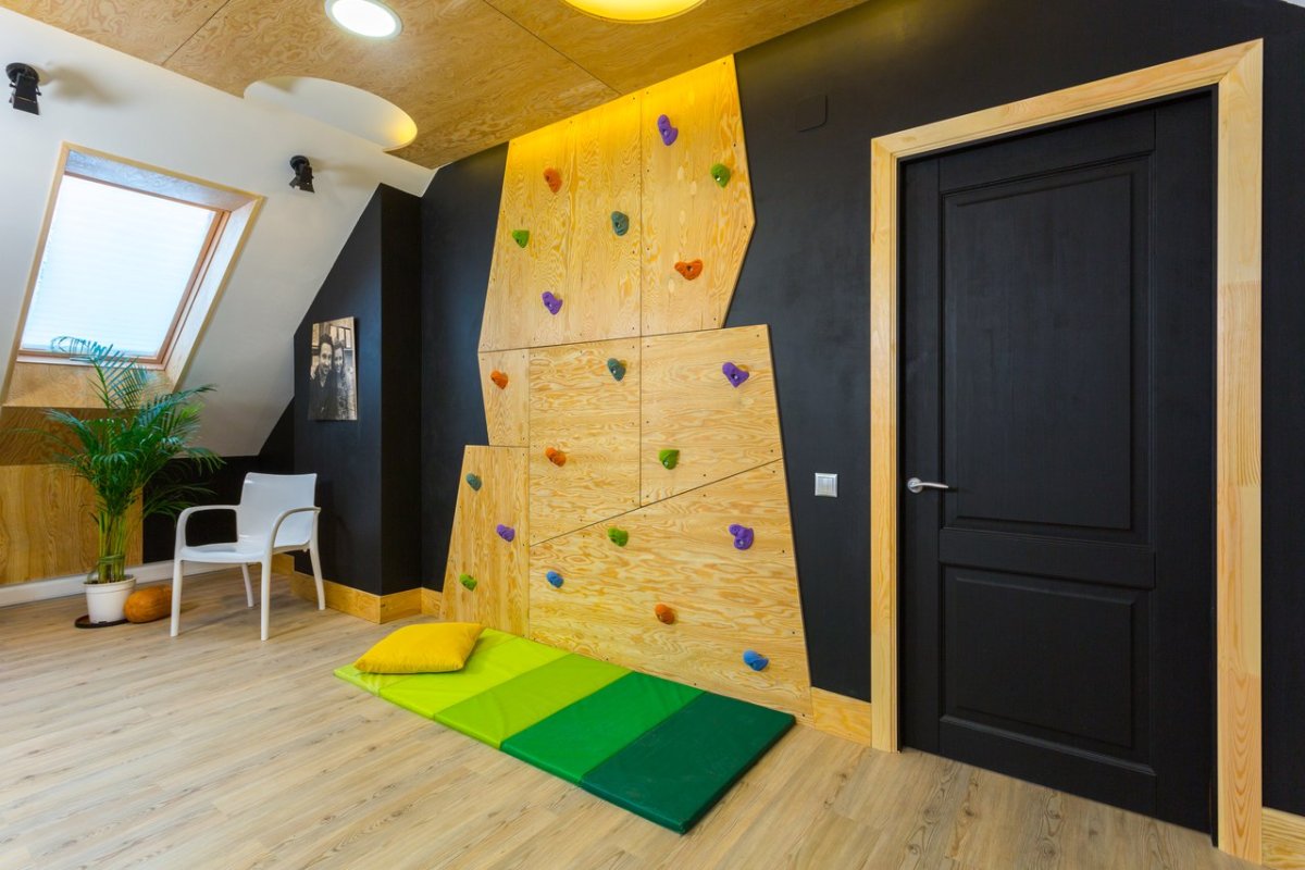 Скалодром в детскую комнату