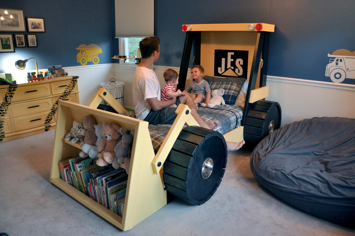 Кровать трактор