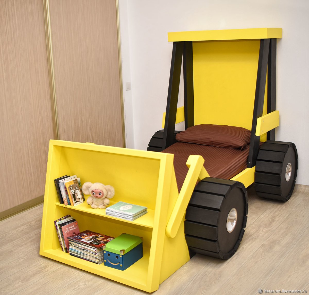 Кровать трактор для мальчика