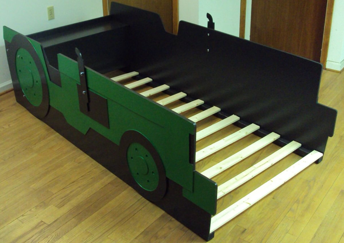 Детская кровать бульдозер