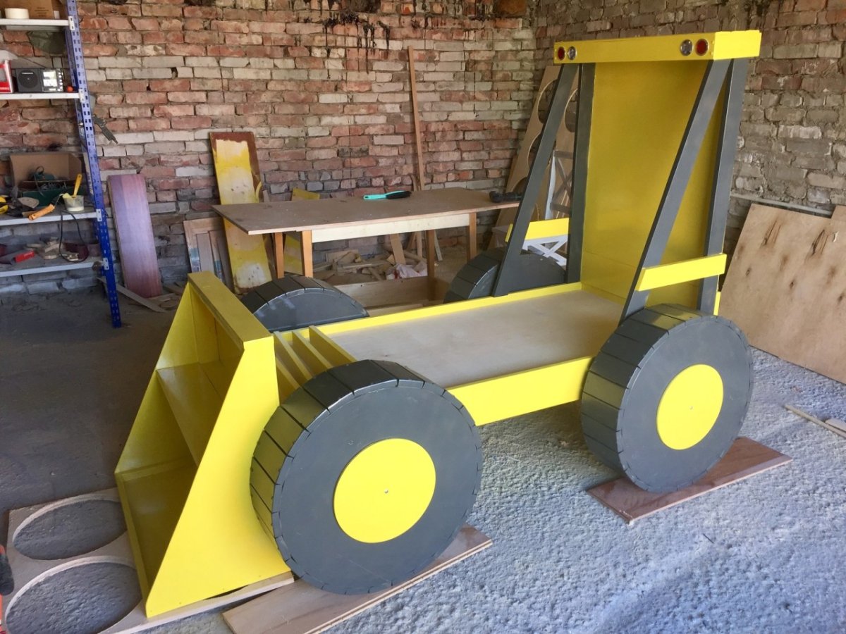 Кровать трактор