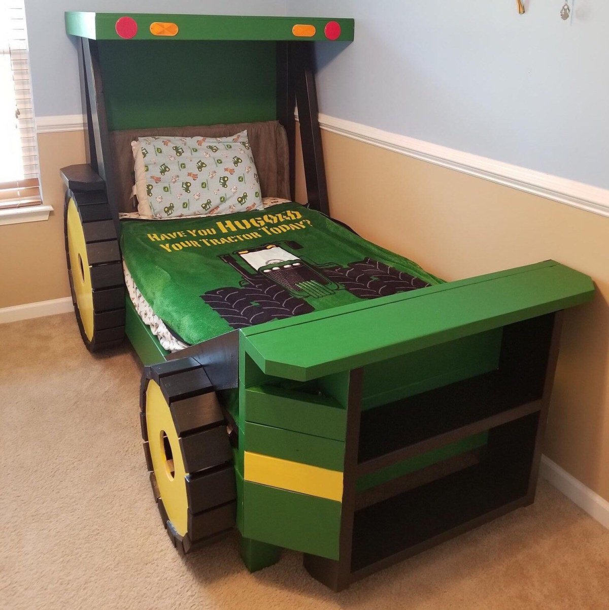 Кровать трактор в интерьере