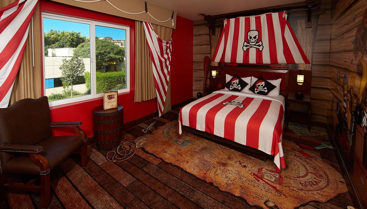 Детская для двух мальчиков в пиратском стиле