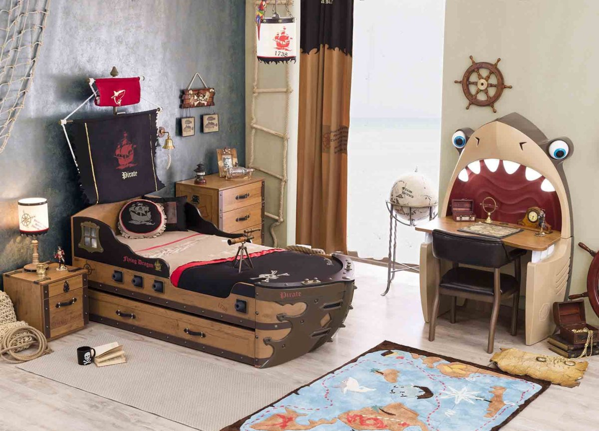 Комната в стиле каюты корабля