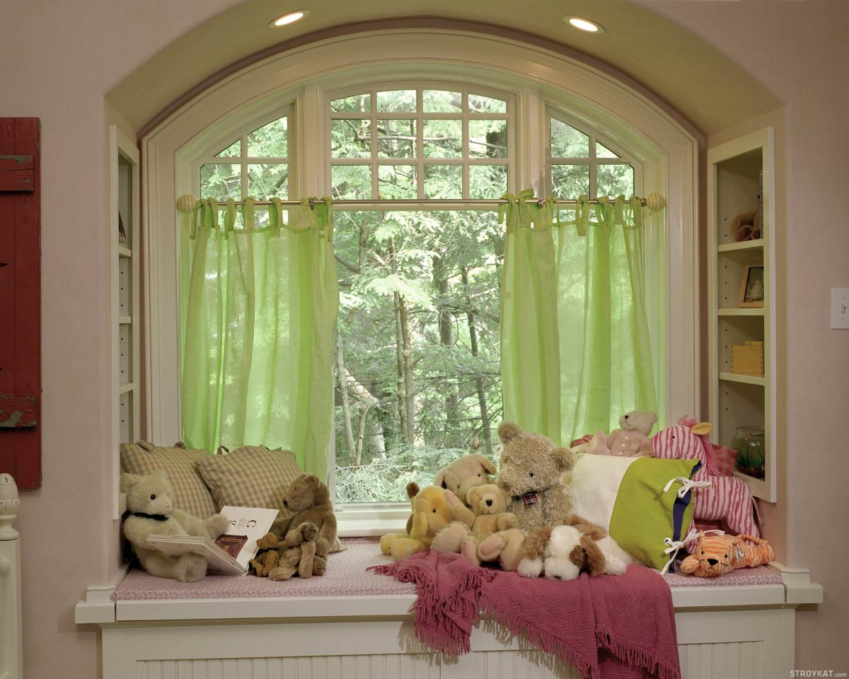 Диванчик на подоконнике