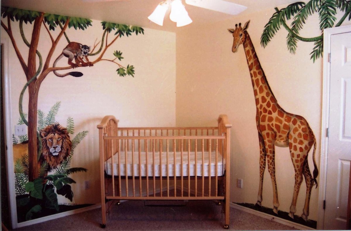 Простая роспись стен