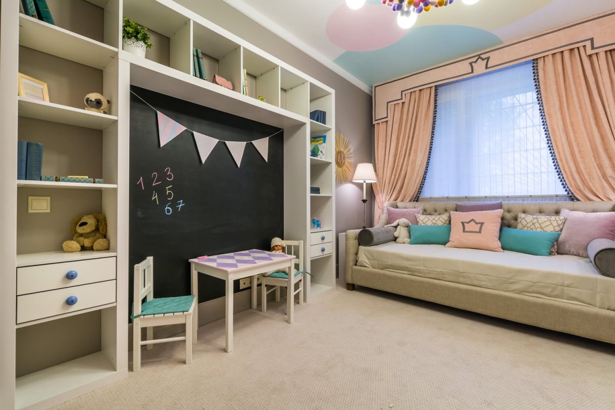 Детская комната с диванчиком