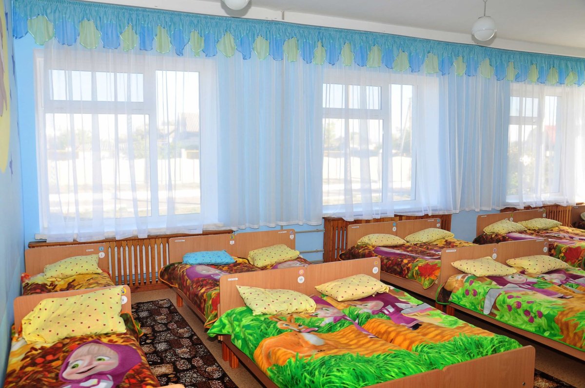 Интерьер спальни в детском саду