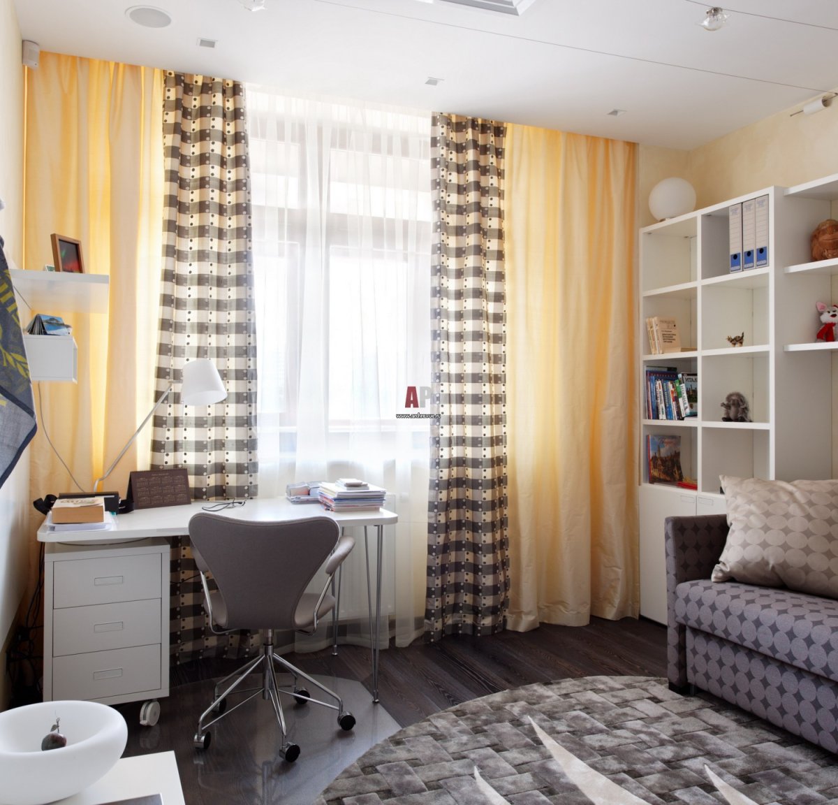 Шторы в комнату подростка