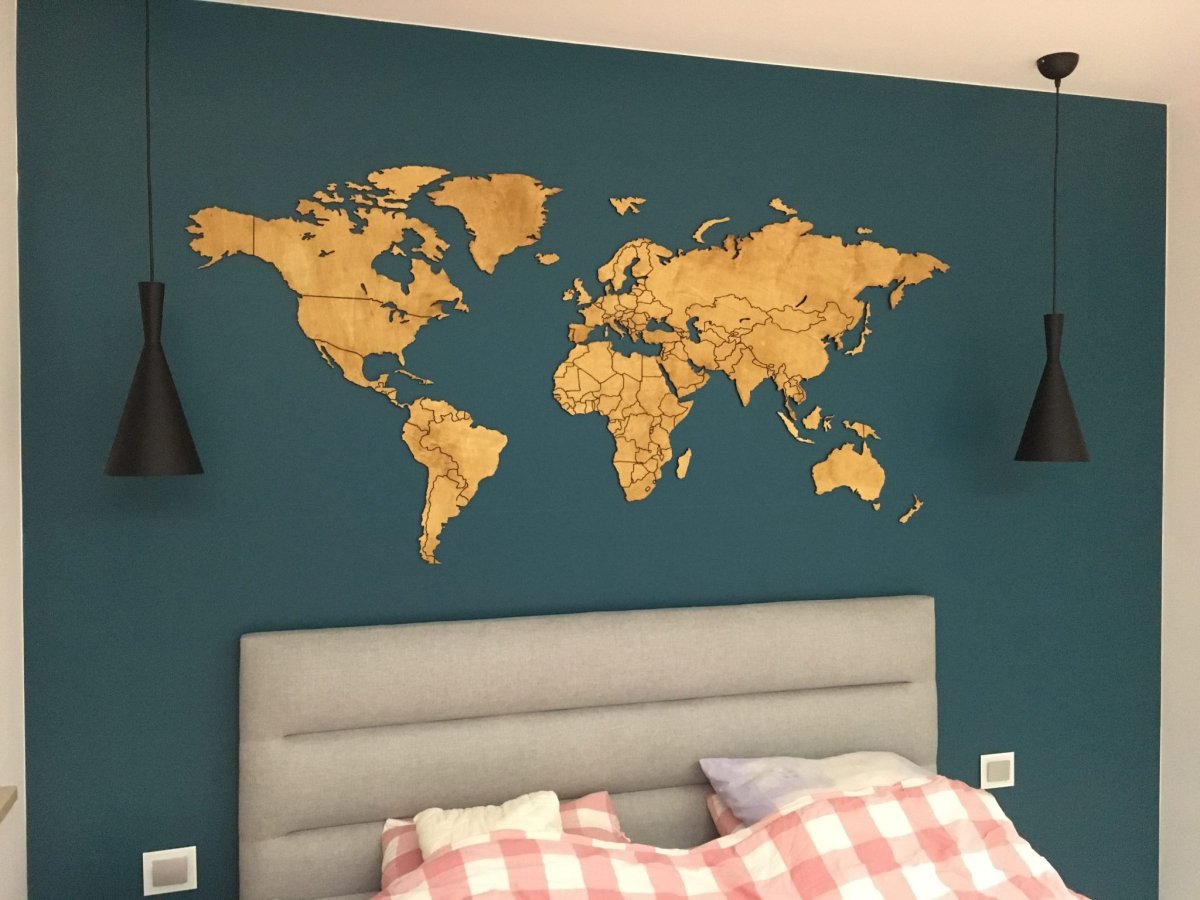 Деревянная карта мира в детской
