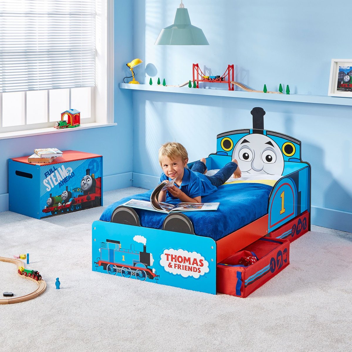 Комната для мальчика с поездами