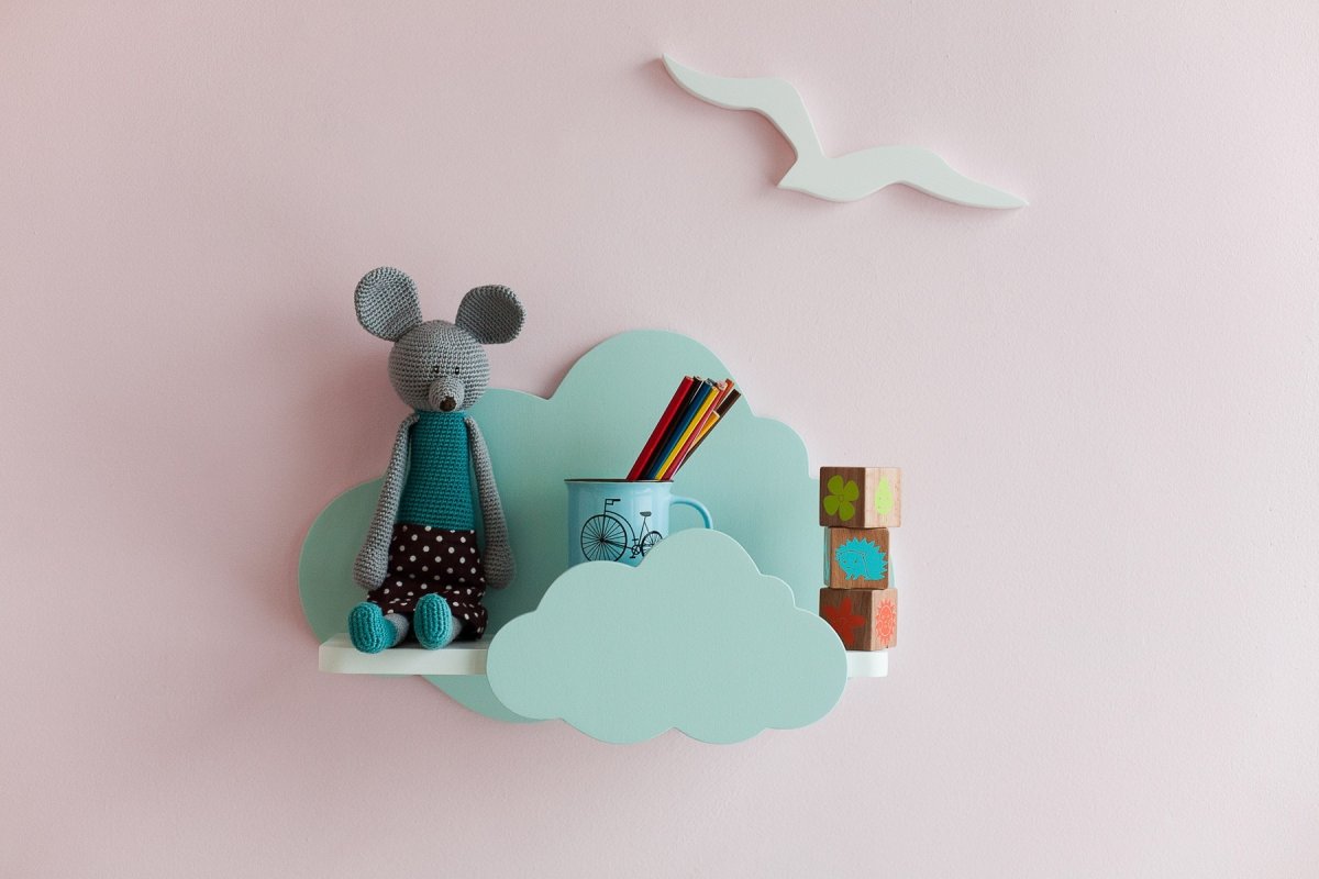 Полочка настенная в детскую