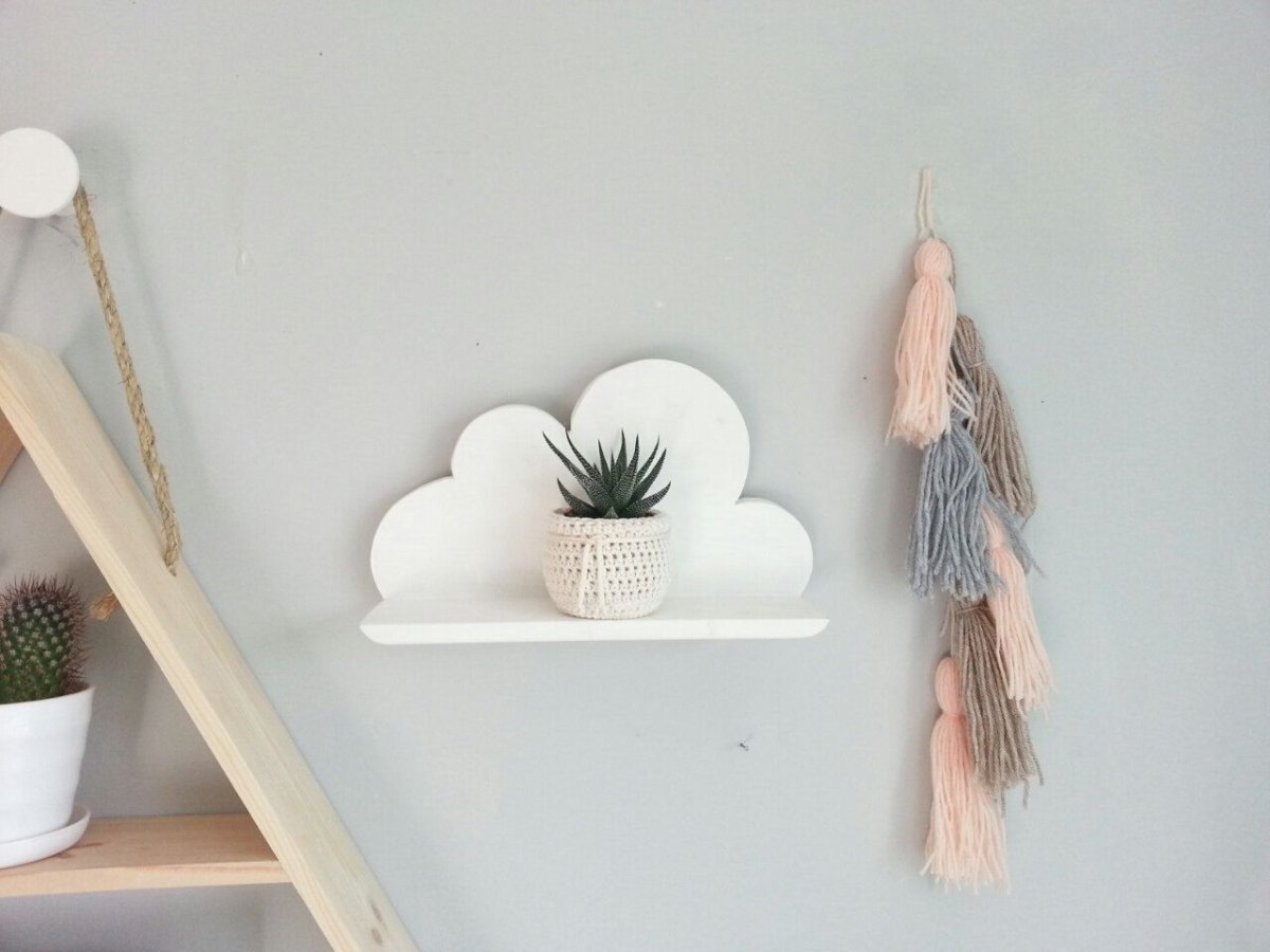 Полка в детскую комнату