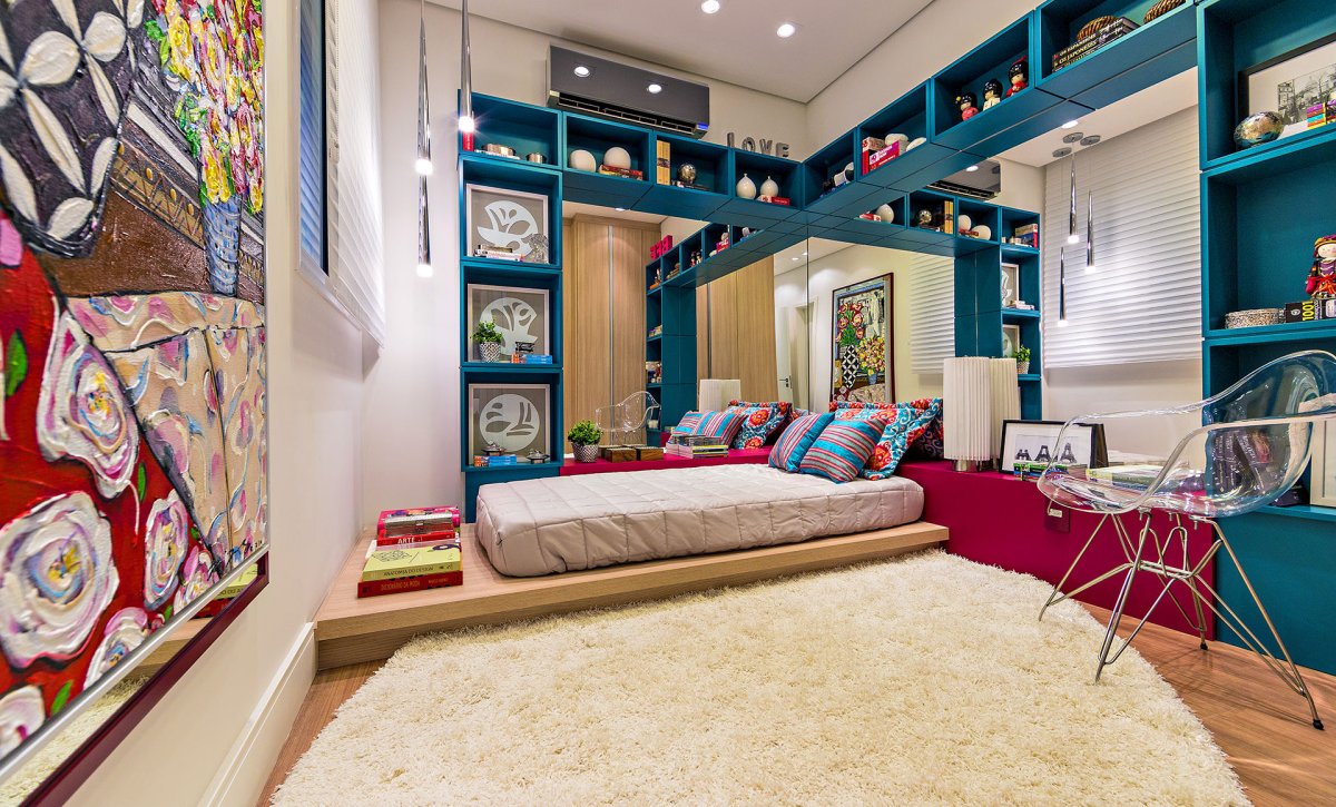 Комната с подиумом для подростка