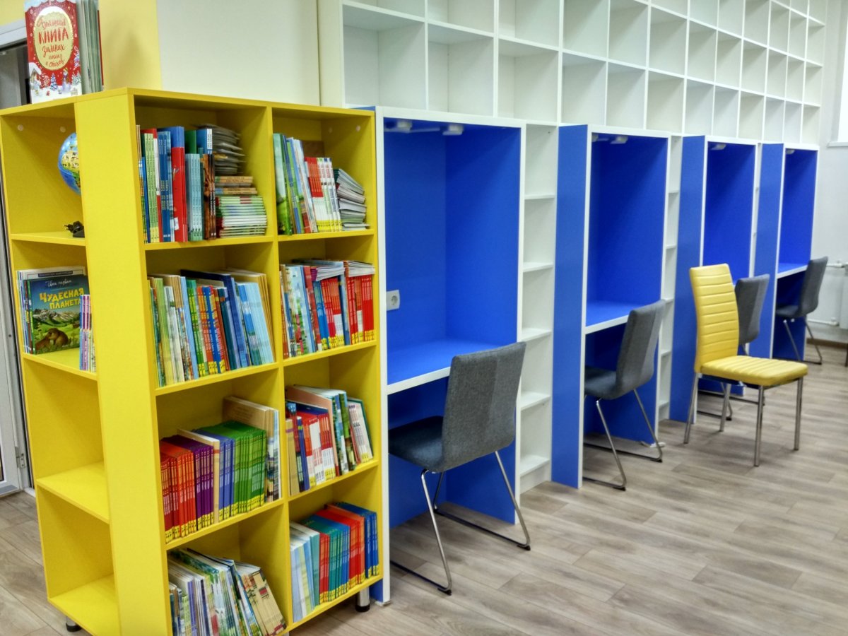 Стеллажи для детской библиотеки