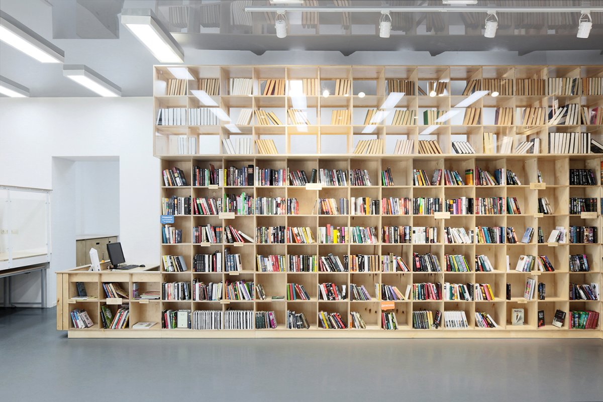 Библиотека Приморского района Долгоозерная 12