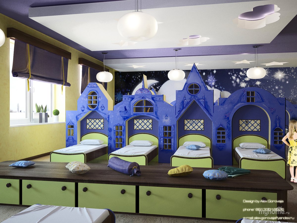 Стена в комнате девочки