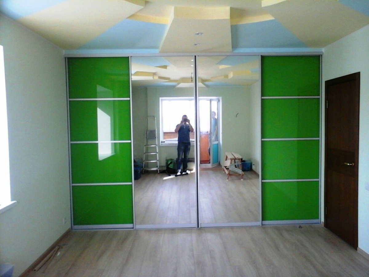 Шкаф вокруг дверного проема